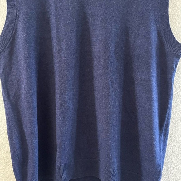 Men's Turbury SZ Large Merino Wool Sweater Vest  (Navy Blue Color) Soft - Picture 4 of 10